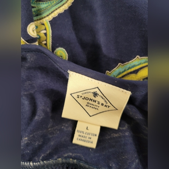 St. John's Bay Quality Apparel L Blue Paisley Partial Button Down Excellent Cond - Picture 3 of 3